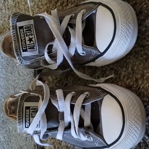 Converse all star size 5 sneakers